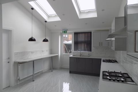 undefined, Old Bedford Road, Luton, Bedfordshire