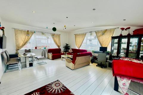 17 bedroom block of apartments for sale, Lodge Lane, North Finchley, N12