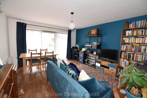 2 bedroom flat for sale, Leventhorpe Court, Elmhurst Road, Gosport