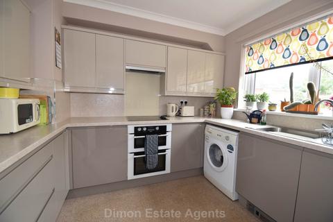 2 bedroom flat for sale, Leventhorpe Court, Elmhurst Road, Gosport