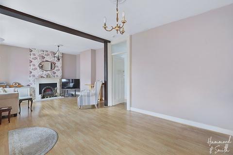 2 bedroom chalet for sale, Bassett Gardens, Epping CM16