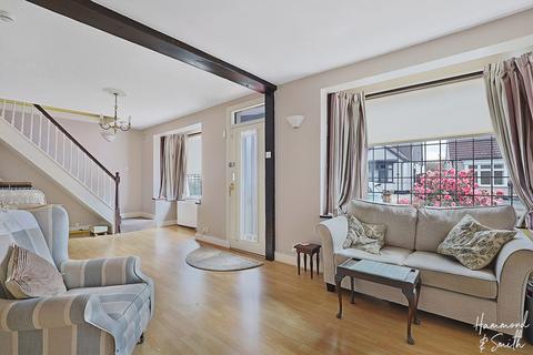2 bedroom chalet for sale, Bassett Gardens, Epping CM16