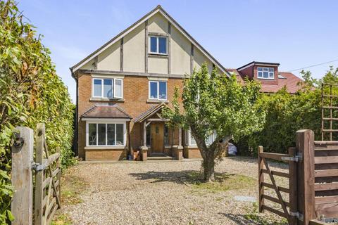 6 bedroom detached house for sale, Bellingdon,  Buckinghamshire,  HP5