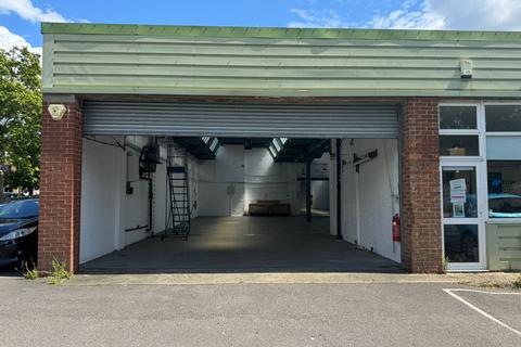 Warehouse to rent, Edenbridge, Kent, TN8