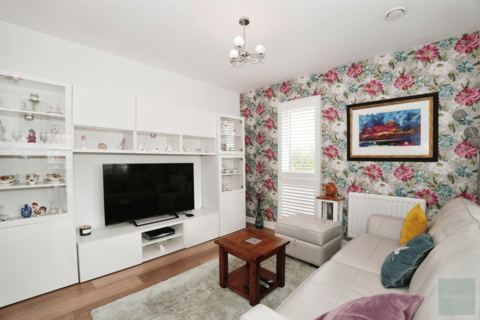 1 bedroom flat for sale, Clarence Avenue, GANTS HILL, IG2