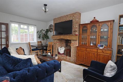 8 Miller Road, Croydon, CR0 3JY