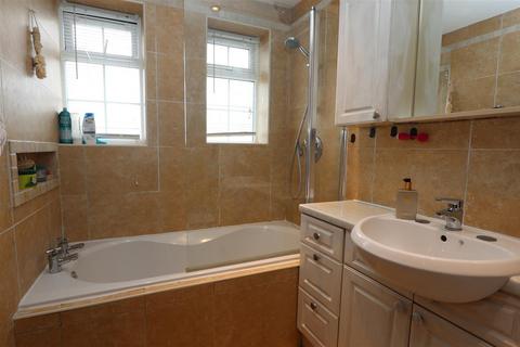 8 Miller Road, Croydon, CR0 3JY