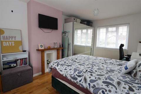 8 Miller Road, Croydon, CR0 3JY