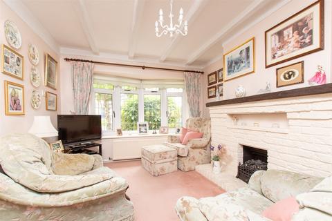 42 Cricketers Drive, Meopham, Gravesend, DA13 0AX