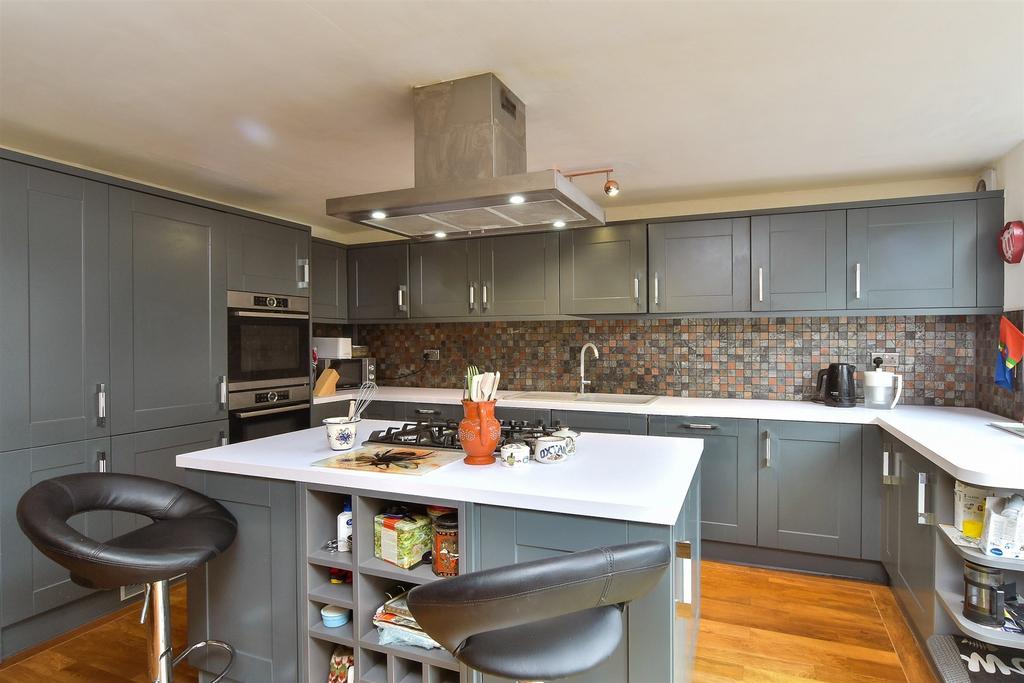 Kitchen/ Dining Room