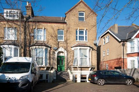 3 bedroom flat to rent, South Norwood SE25