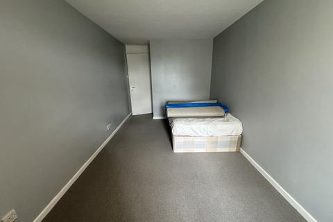 1 bedroom in a flat share to rent, Croydon CR0