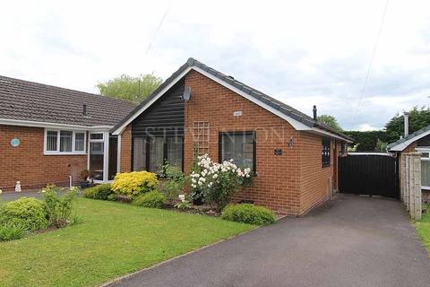 2 bedroom detached bungalow for sale, Finchdene Grove, Finchfield, Wolverhampton, WV3