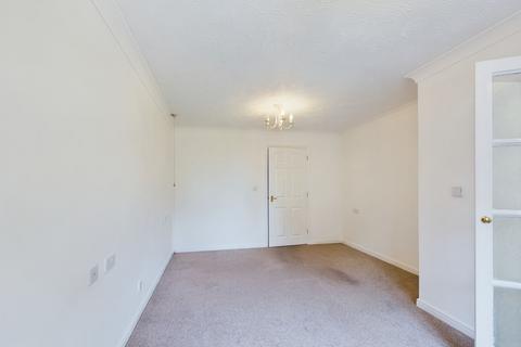 1 bedroom flat for sale, The Views, George Street, Huntingdon.