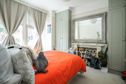 2 bedroom apartment to rent, Ormiston Grove, Shepherd's Bush W12