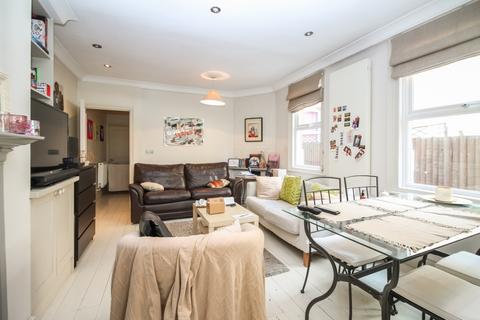 2 bedroom apartment to rent, Ormiston Grove, Shepherd's Bush W12