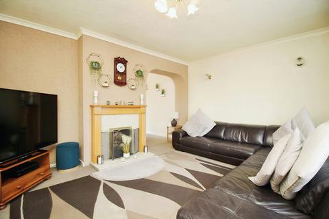 4 bedroom end of terrace house for sale, Brighton Avenue, Syston, LE7