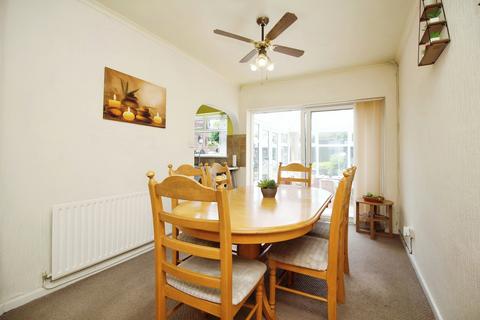 4 bedroom end of terrace house for sale, Brighton Avenue, Syston, LE7