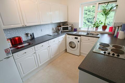 2 bedroom apartment for sale, Tupwood Lane, Caterham