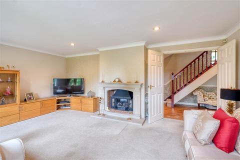 5 bedroom detached house for sale, Church Road, Astwood Bank, Redditch B96 6EH