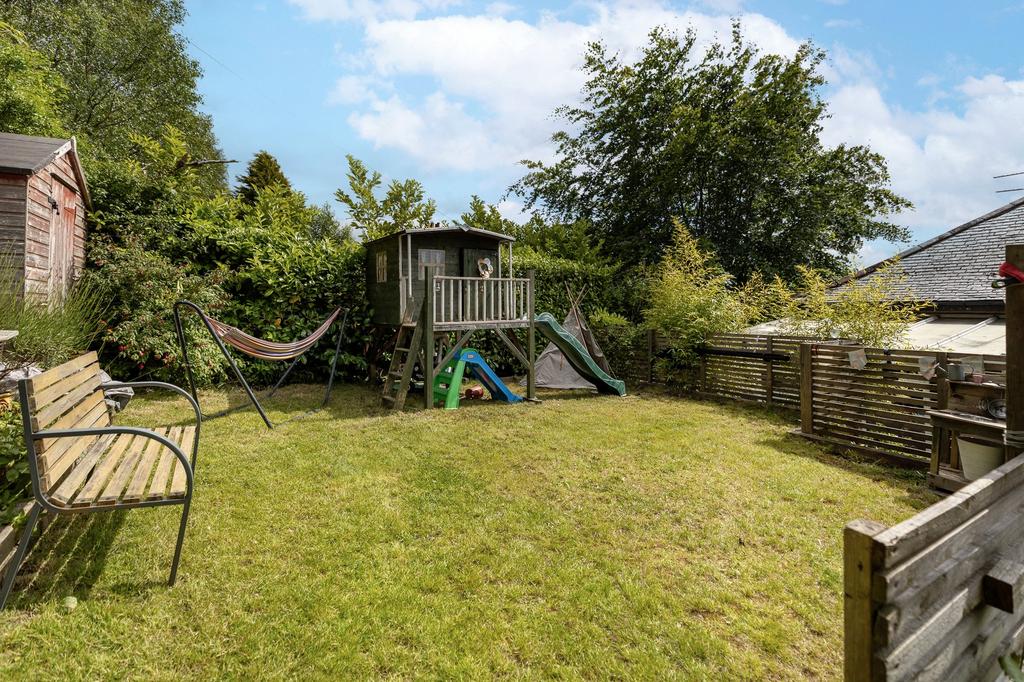 Maxwell Avenue, Bearsden 3 bed semidetached house for sale £325,000