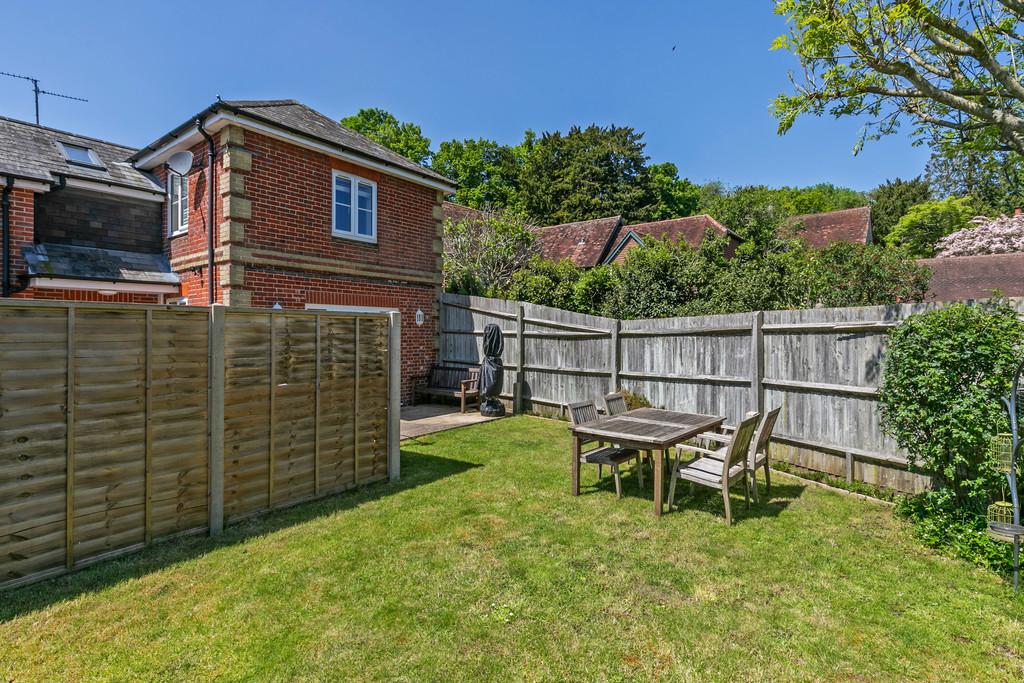 2 Sarum Cottages SO22 6 QS-8