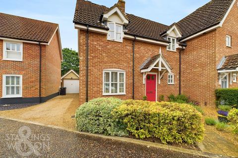 2 bedroom semi-detached house for sale, Muir Drive, Hingham, Norwich