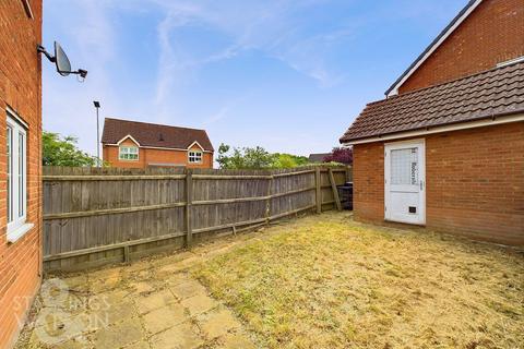 3 bedroom semi-detached house for sale, Evora Road, Wymondham