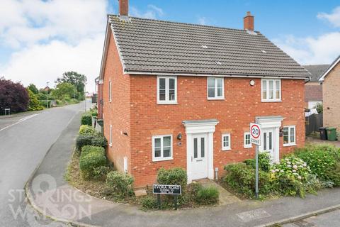 3 bedroom semi-detached house for sale, Evora Road, Wymondham