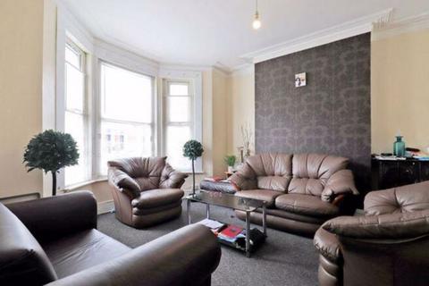 4 bedroom terraced house for sale, Ashburnham Road, Southend-On-Sea SS1
