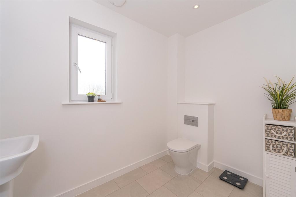 1st Floor Cloakroom