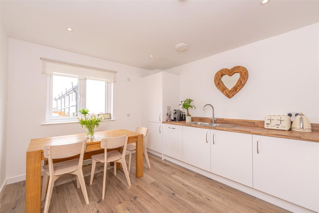 Dining Kitchen Alt