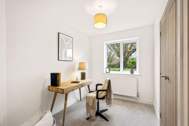 Bedroom/Office