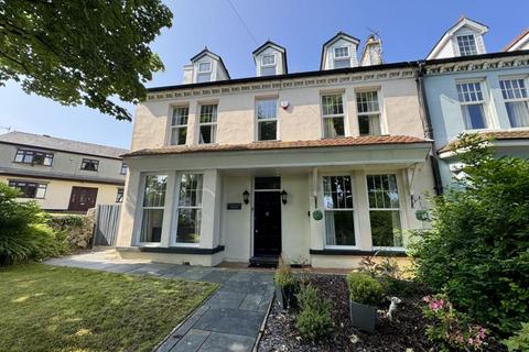 6 bedroom end of terrace house for sale, Sunrise Terrace, Holyhead