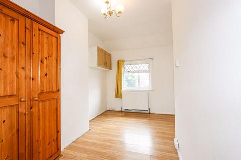3 bedroom terraced house to rent, Allendale Avenue, Southall