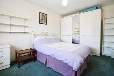 2 bedroom terraced house for sale, Mary Peters Drive, Greenford