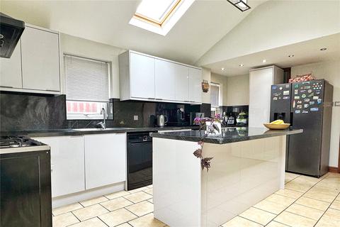 3 bedroom semi-detached house for sale, Broadway, Chadderton, Oldham, OL9