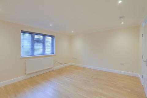 2 bedroom apartment to rent, Brighton Road, Hooley, CR5