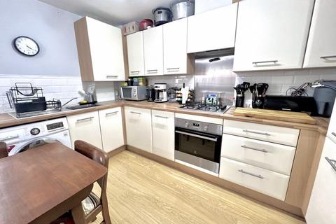 2 bedroom apartment for sale, Frenchs Avenue, Dunstable
