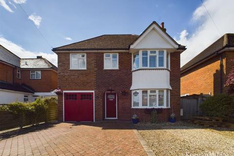 5 bedroom detached house for sale, Double Storey Extesion, Large Bedrooms, Immaculate Gardens