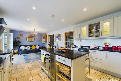 5 bedroom detached house for sale, Rushmoor Avenue, Spacious with wonderful Garden
