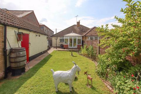 2 bedroom bungalow for sale, Totternhoe Road, Eaton Bray