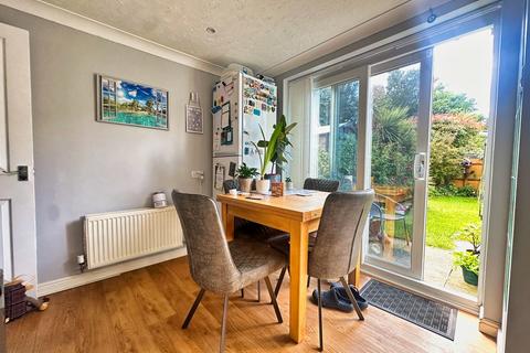 3 bedroom end of terrace house for sale, Haddon Park, Colchester