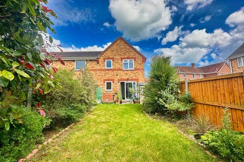 3 bedroom end of terrace house for sale, Haddon Park, Colchester