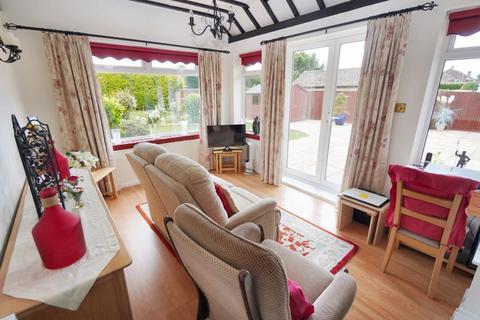 3 bedroom detached bungalow for sale, Fernie Fields, High Wycombe HP12