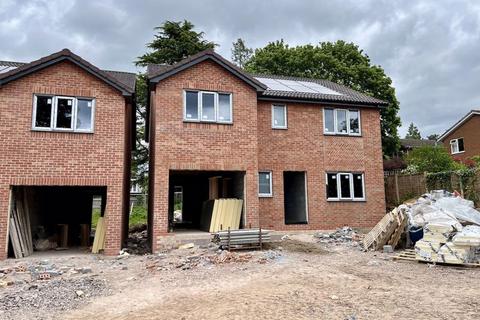 4 bedroom detached house for sale, Mill Close, Blakedown DY10