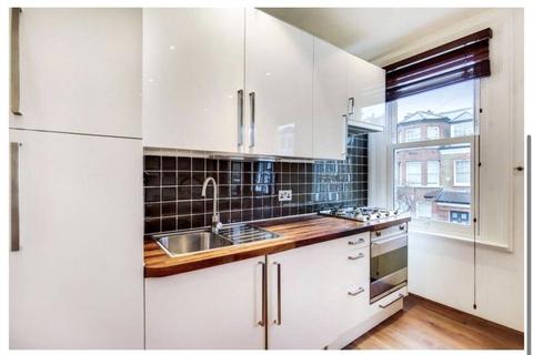 1 bedroom flat to rent, Shelgate Road, London, SW11