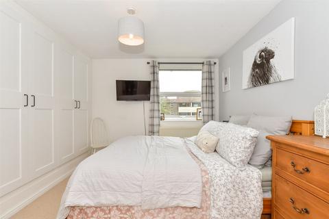 2 bedroom flat for sale, Caxton Close, Tenterden, Kent