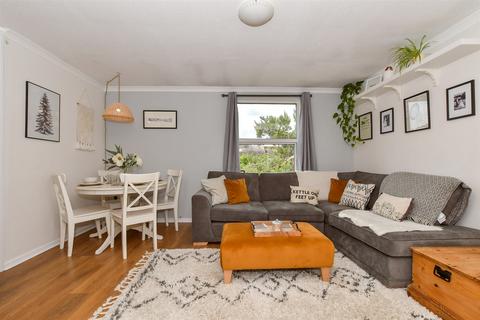 23 Caxton Close, Tenterden, TN30 6JW