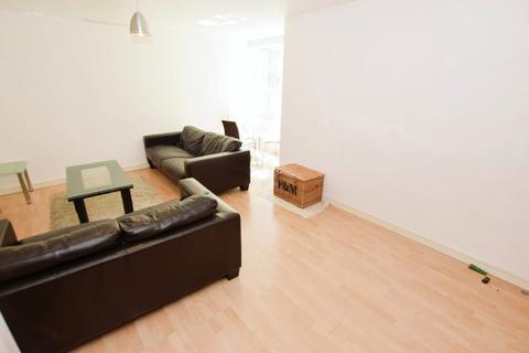 2 bedroom flat to rent, The Quadrangle, 1 Lower Ormond Street, Southern Gateway, Manchester, M1